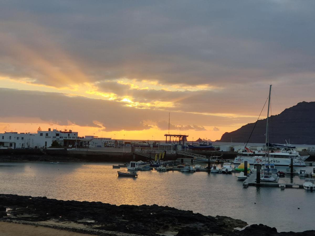 La Graciosa Camelia Beach Vistas Mar Caleta de Sebo Bagian luar foto